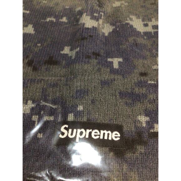 Supreme Digi Camo Beanie Navy F/W 17 New - Picture 3 of 5